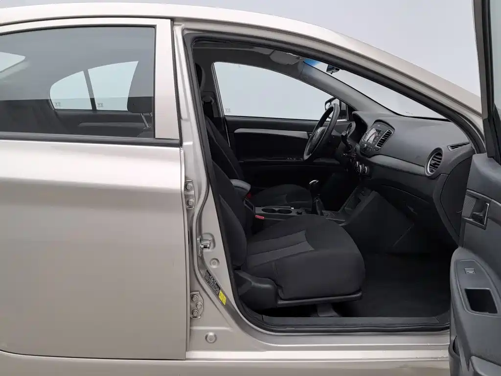 Фото 23 - Roewe 350