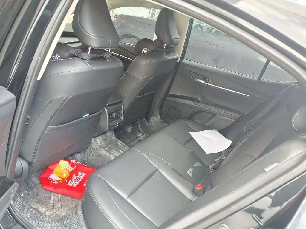 Фото 5 - Toyota Camry