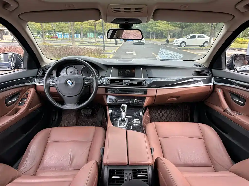 BMW 5 Series (Import) 2015 520i Elegance фото 7