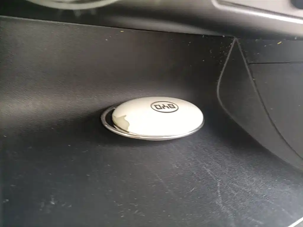 BYD Yuan 2016 1.5L Manual Premium фото 9