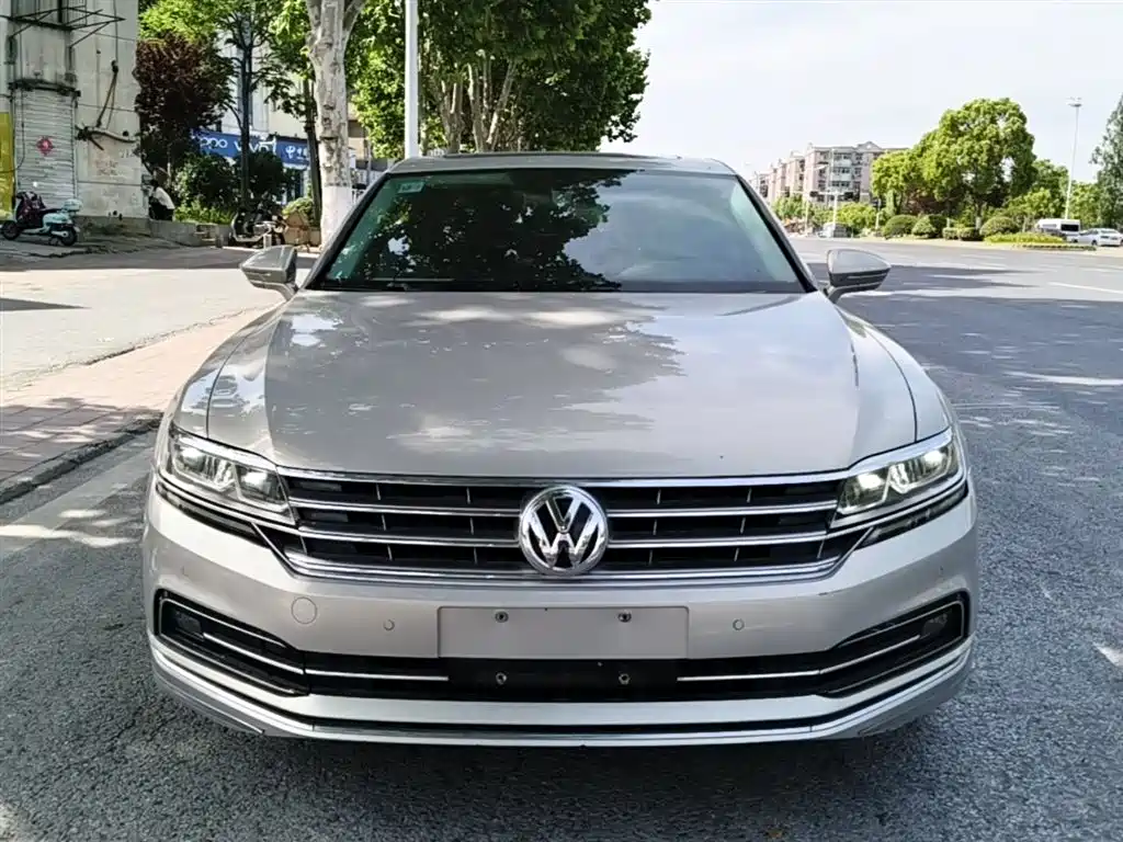Volkswagen Phideon 2018 Facelift 380TSI FWD Business фото 3