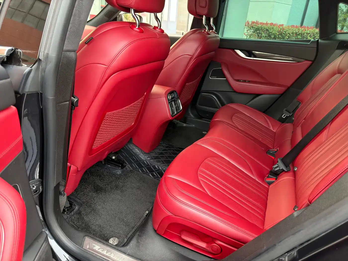 Maserati Levante 2016 3.0T Standard фото 15