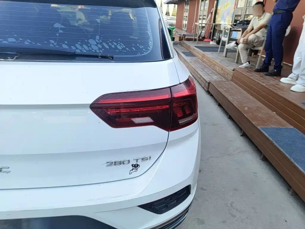 VOLKSWAGEN T-ROC EXPLORING SONGS