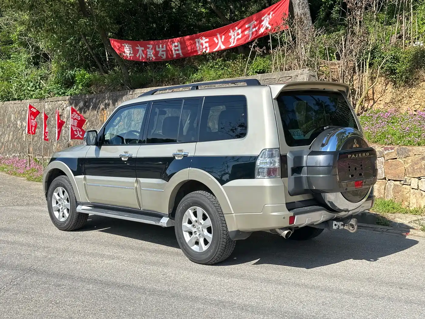 Mitsubishi Pajero (Import) 2016 3.0L Automatic Luxury (China V) фото 4