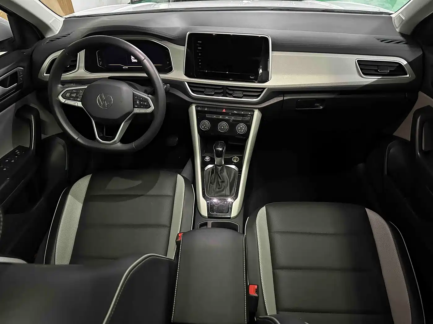 Volkswagen T-ROC 2023 280TSI DSG 2WD Time Edition фото 6