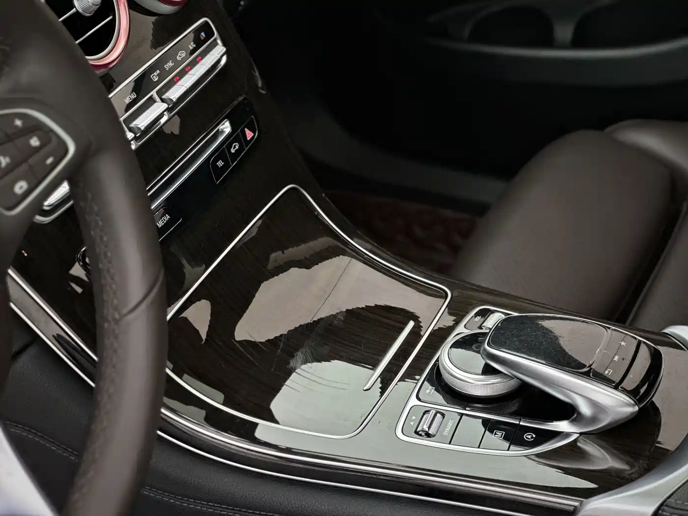 Mercedes-Benz GLC 2018 GLC 260 4MATIC Luxury фото 12