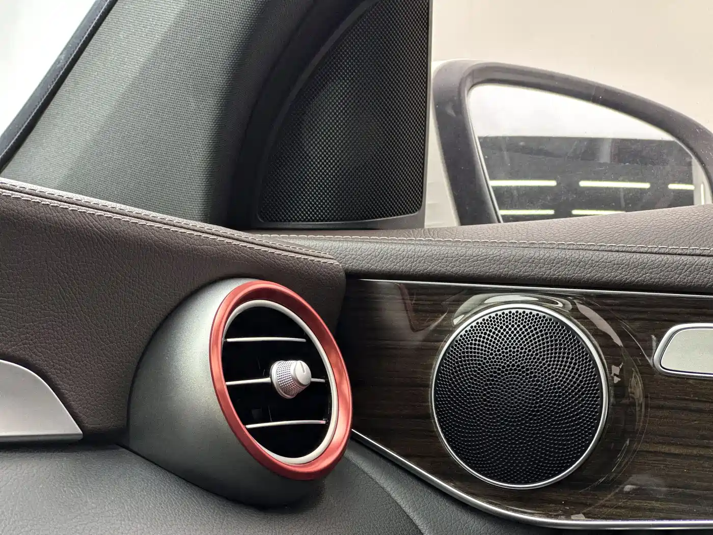 Mercedes-Benz GLC 2018 GLC 260 4MATIC Luxury фото 11