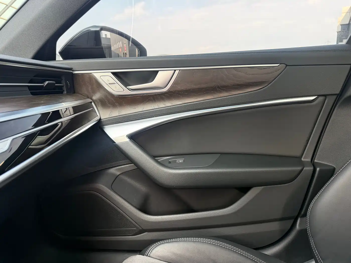 Audi A6L 2023 40 TFSI Luxury Dynamic фото 28