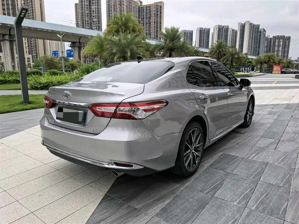 Toyota Camry 2021 2.5G Luxury Edition фото 10