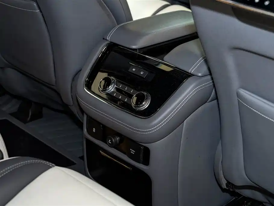 Lincoln Navigator 2018 Model 3.5T Ultimate China V фото 19