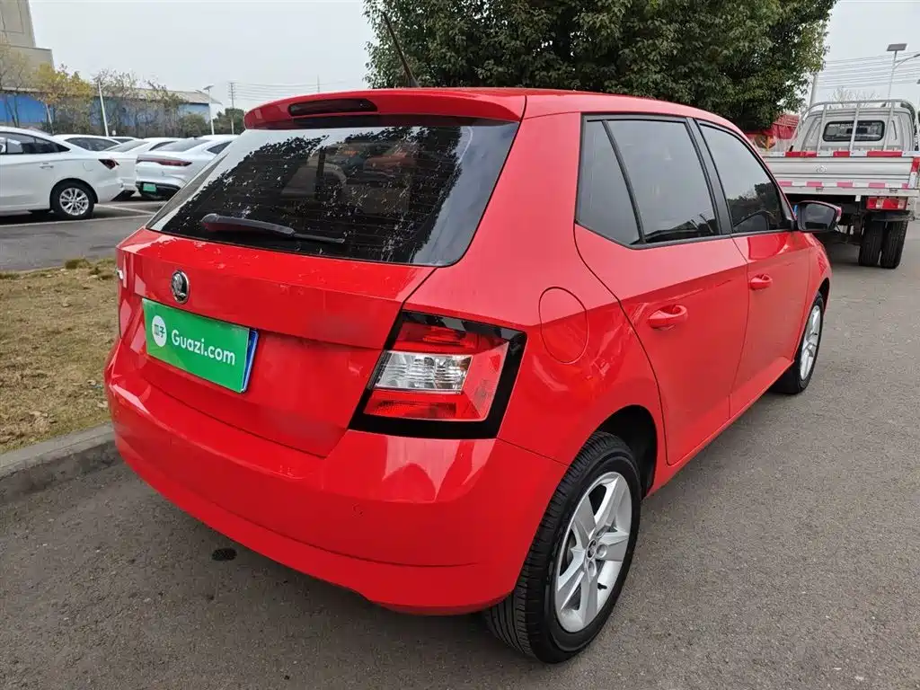 Škoda Fabia 2017 1.4L Auto Car Enjoy Edition фото 7