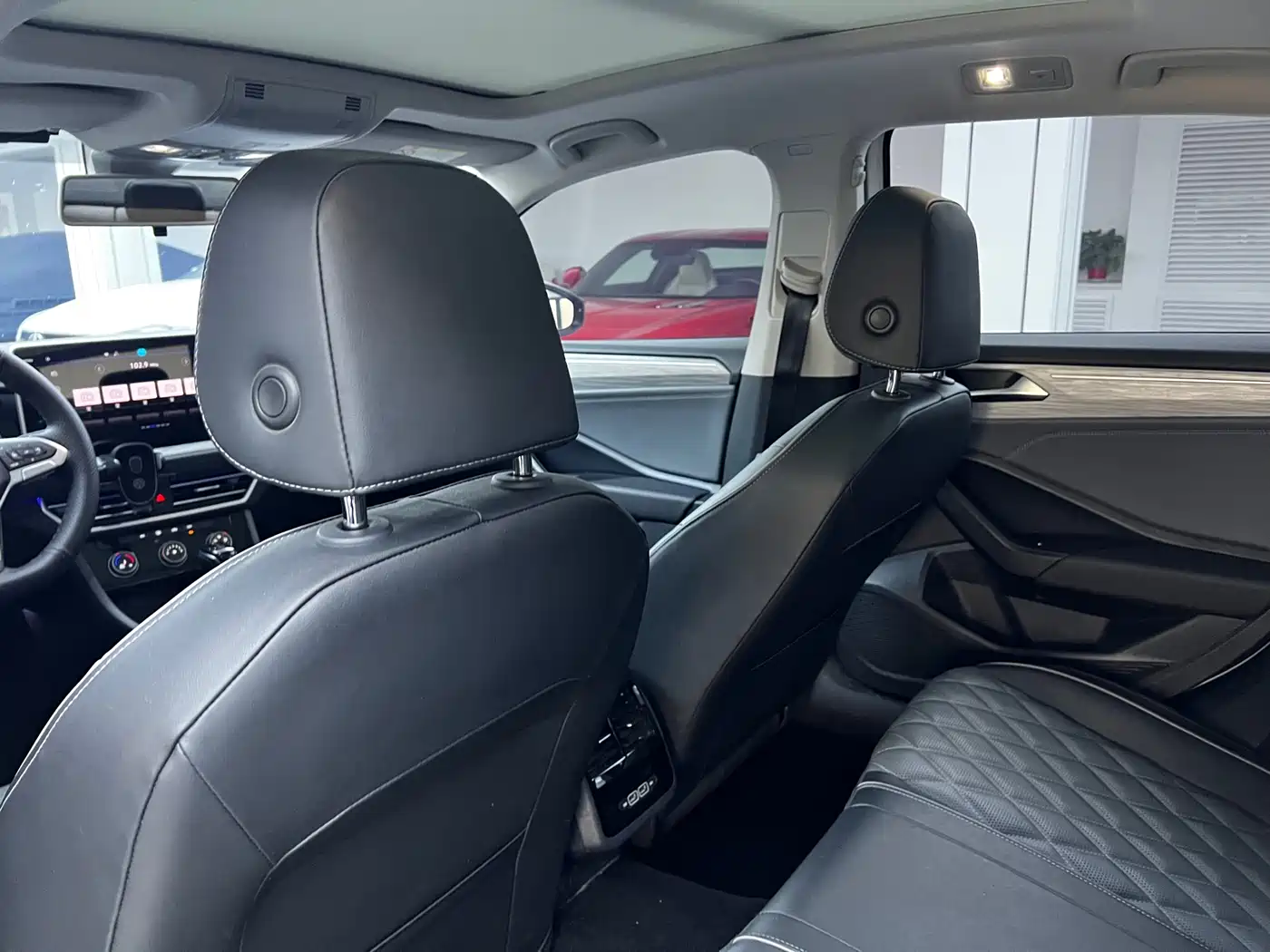 Volkswagen Sagitar 2024 300TSI DSG Surpass Edition фото 23