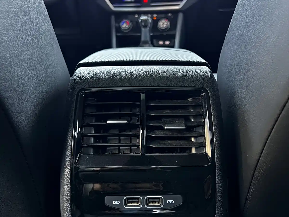 Volkswagen Sagitar 2024 300TSI DSG Surpass Edition фото 26