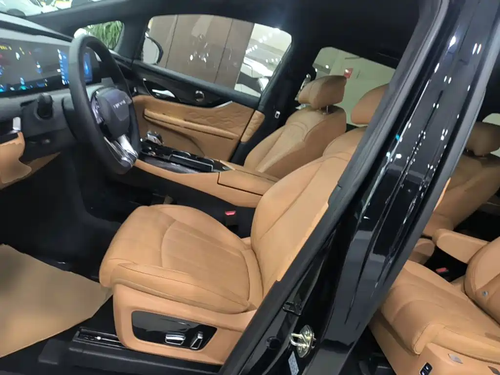 Dongfeng Fengxing Starlight V9 2025 2026 Beyond Joy Series 200km Luxury