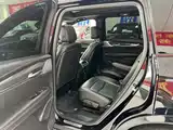 Фото 12 - Cadillac XT6