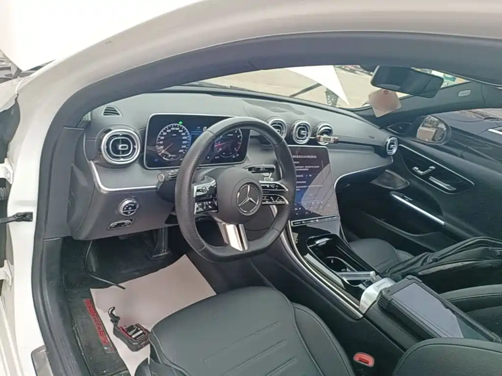 Фото 10 - Mercedes-Benz C-Class