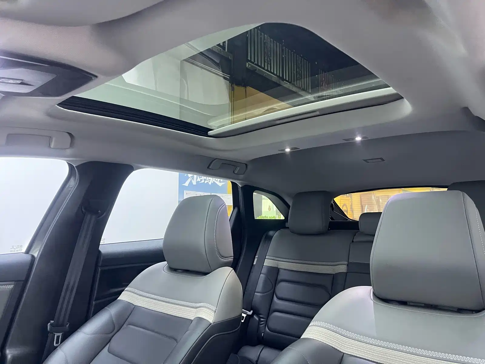 Photo 13 - Citroën Versailles C5 X