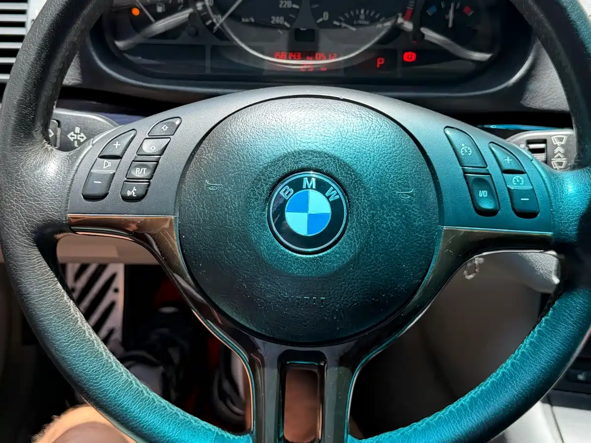 BMW 3 Series 2004 325i фото 12