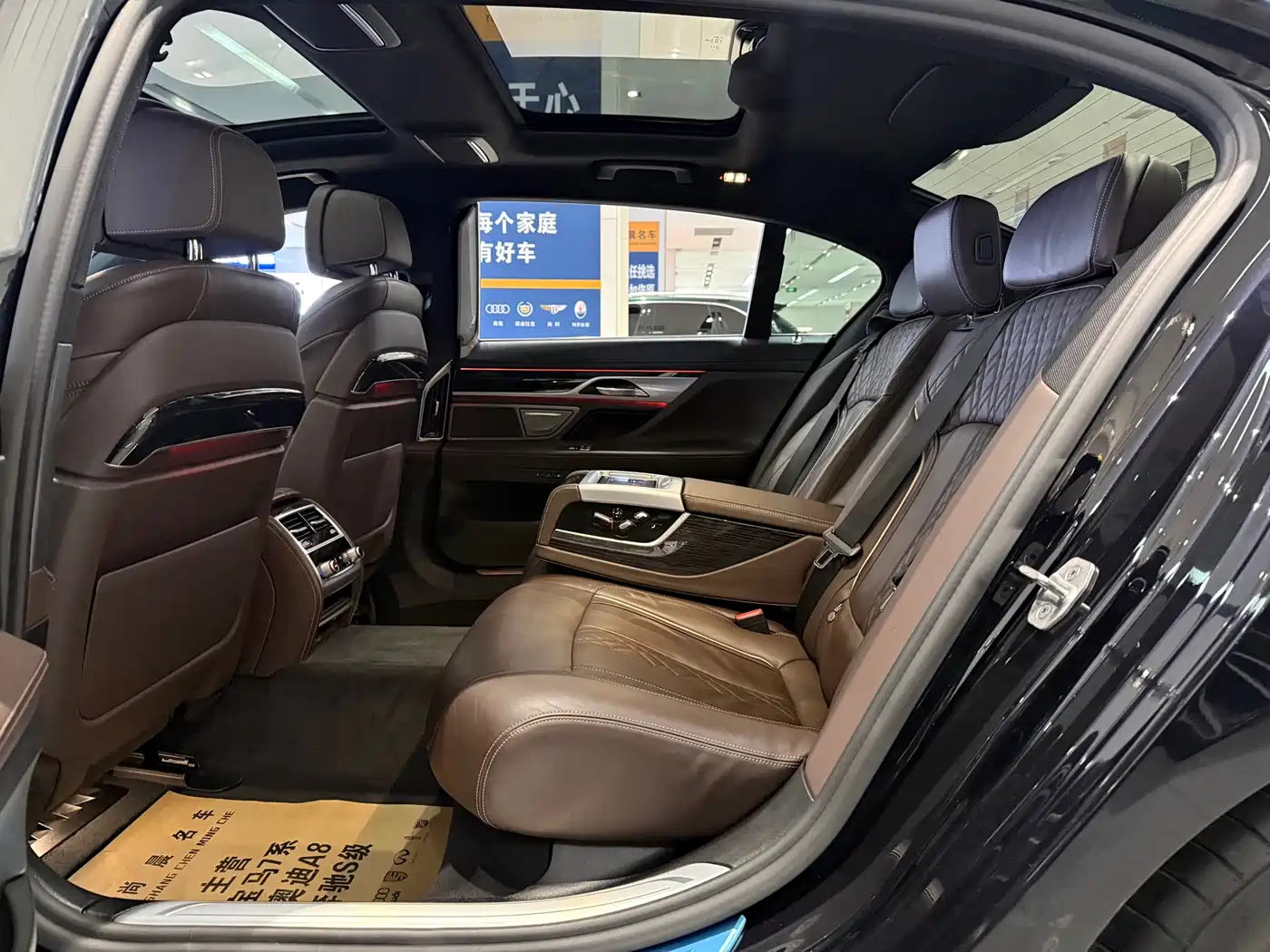 BMW 7 Series 2021 Model 730Li M Sport Package фото 12