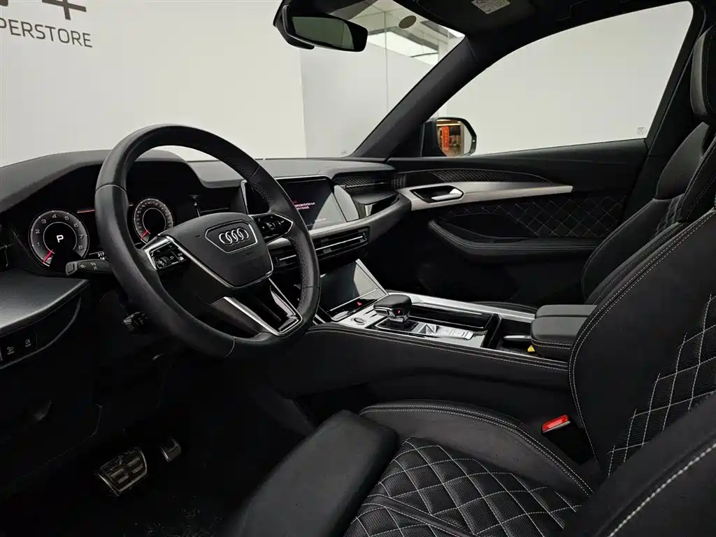 Audi Q6 2023 50 TFSI quattro Soaring Edition One фото 8