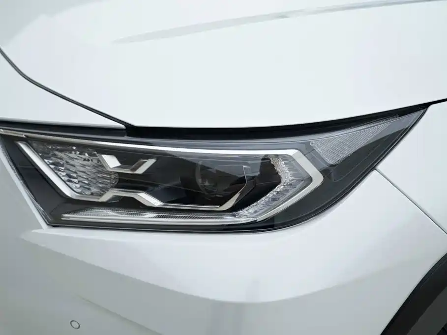 Фото 12 - Toyota RAV4