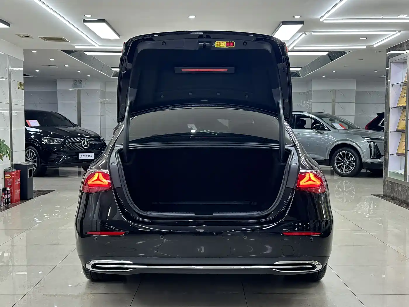 Mercedes-Benz E-Class 2024 Model E 300 L Luxury фото 7