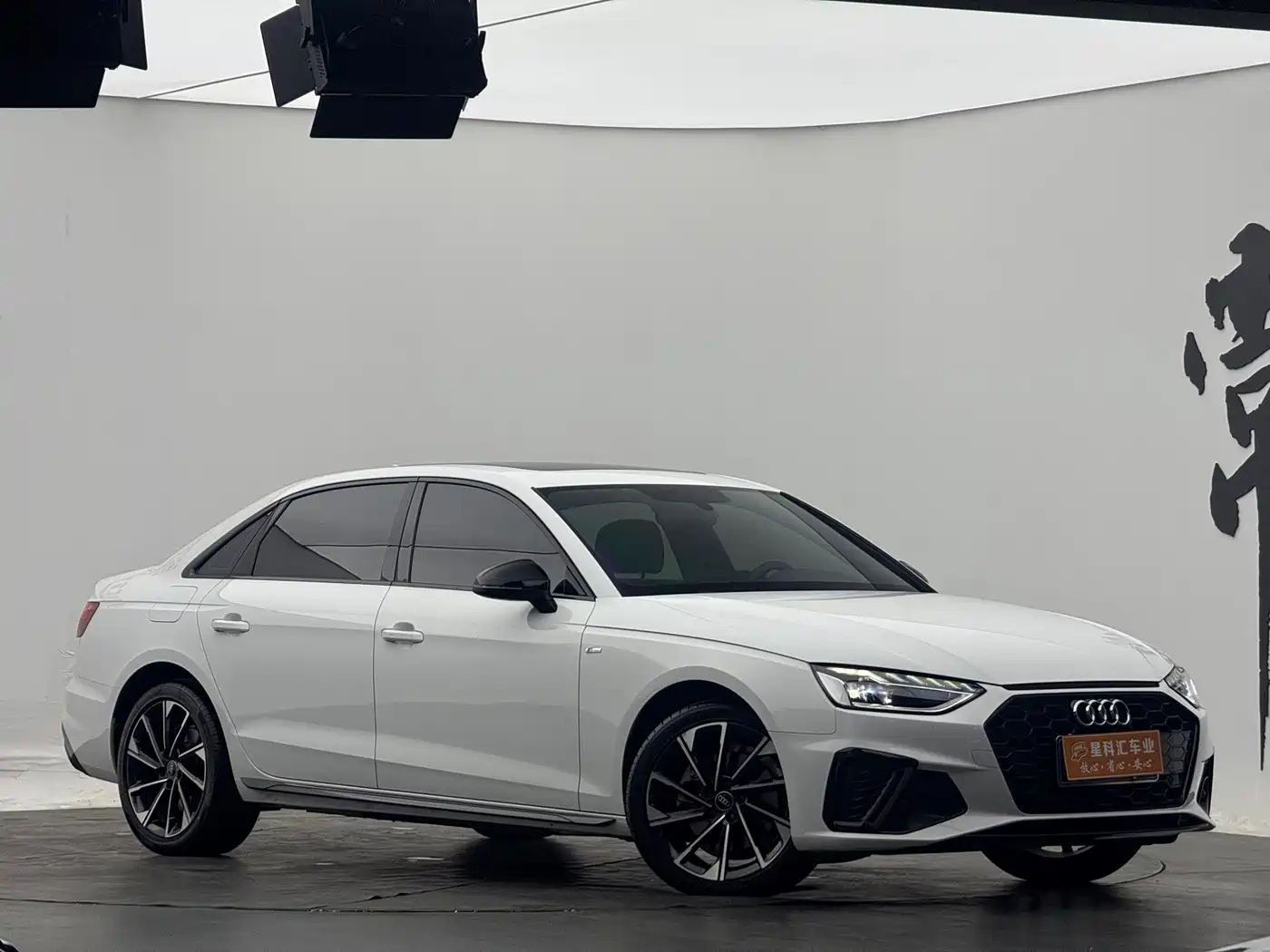 Audi A4L 2023 40 TFSI Luxury Sport фото 3