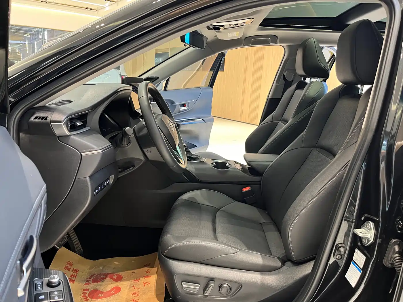 Toyota Venza 2022 Dual Engine 2.5L CVT 4WD Supreme фото 11