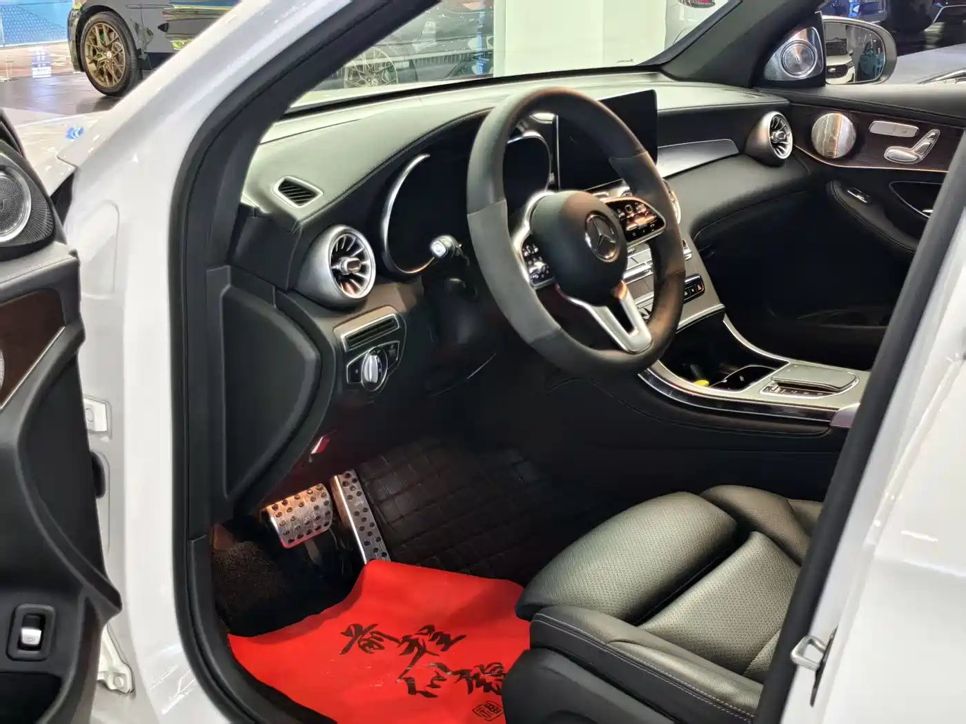 Mercedes-Benz GLC 2021 GLC 260 L 4MATIC Luxury фото 4