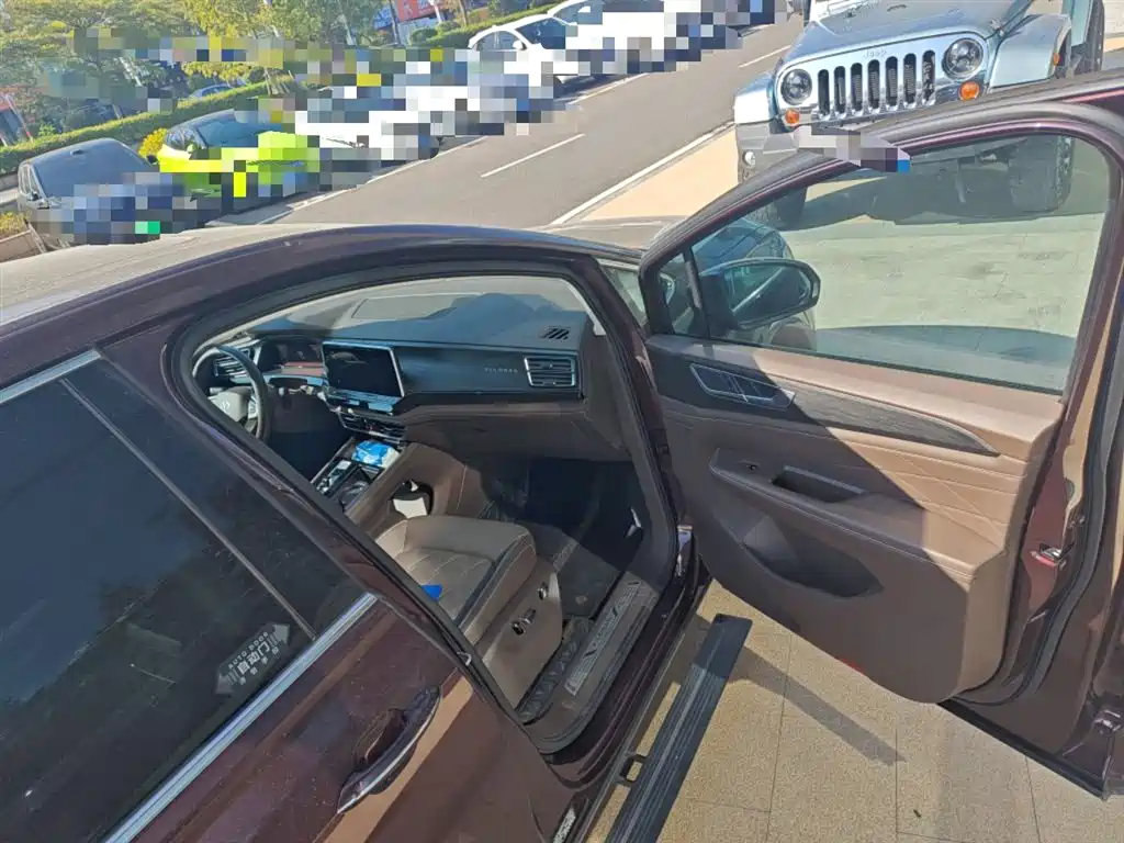 Volkswagen Viloran 2023 380TSI Premium Edition фото 20