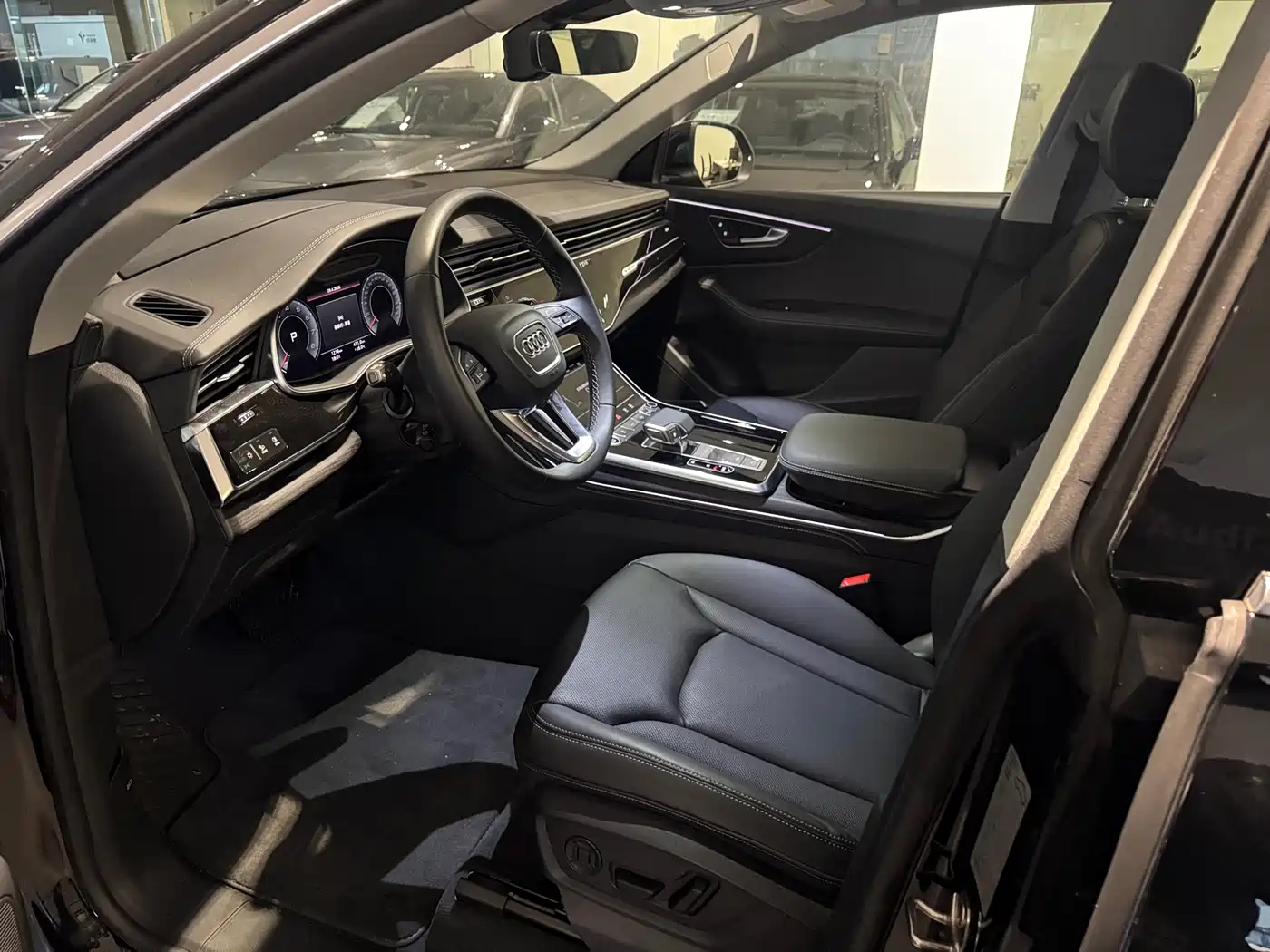 Audi Q8 2024 55 TFSI Luxury Sport фото 7