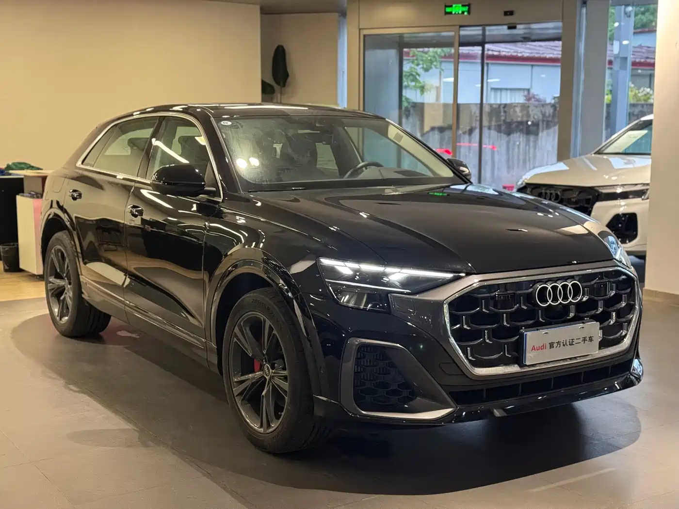 Audi Q8 2024 55 TFSI Luxury Sport фото 3