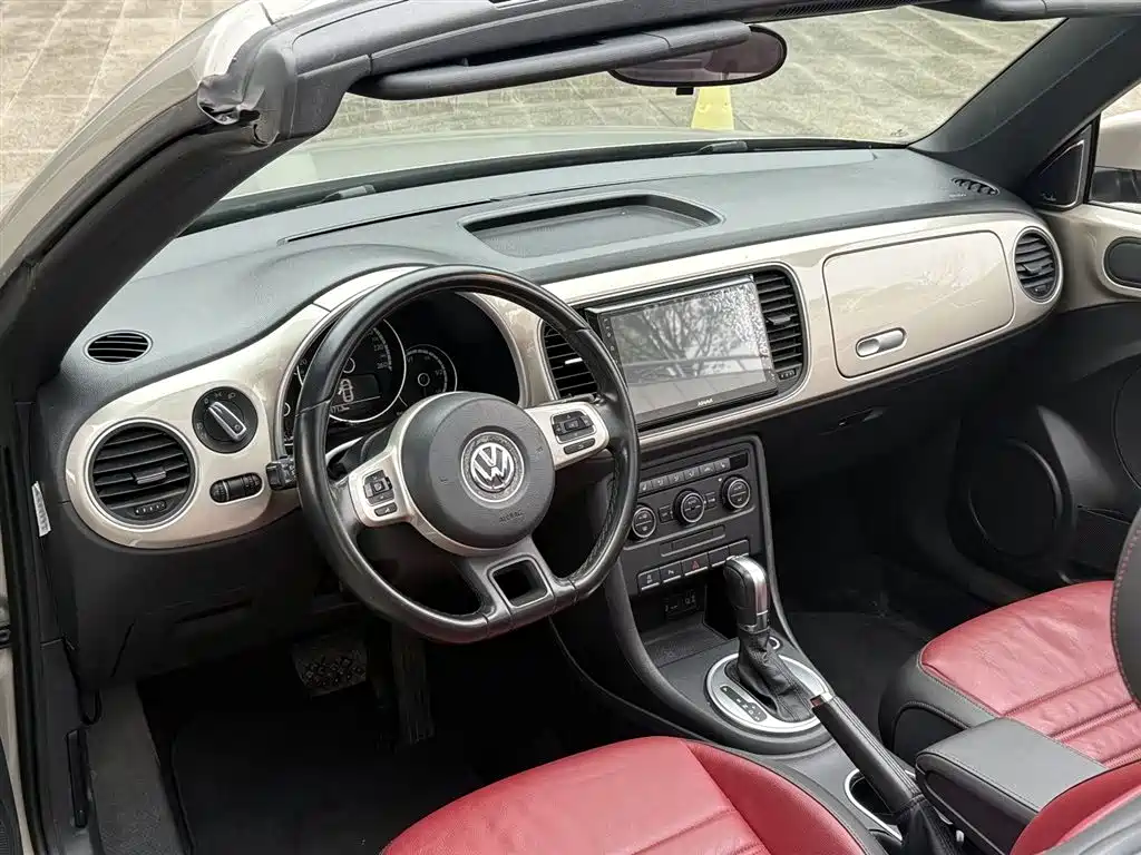 Volkswagen Beetle 2015 180TSI Convertible фото 15