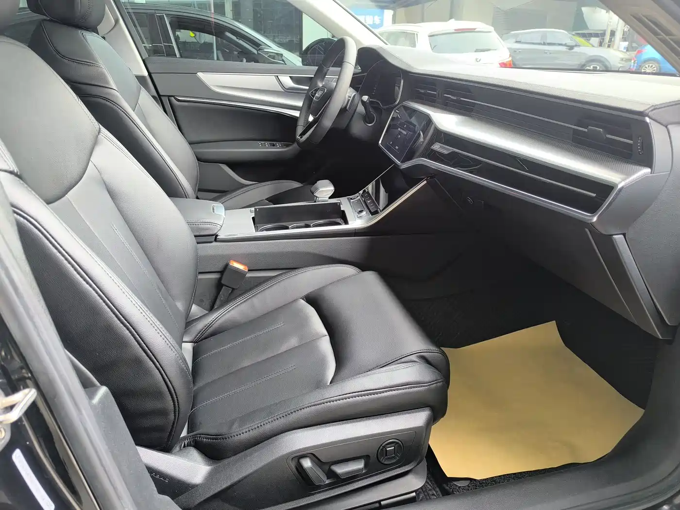 Audi A6L 2021 40 TFSI Luxury Sport фото 5