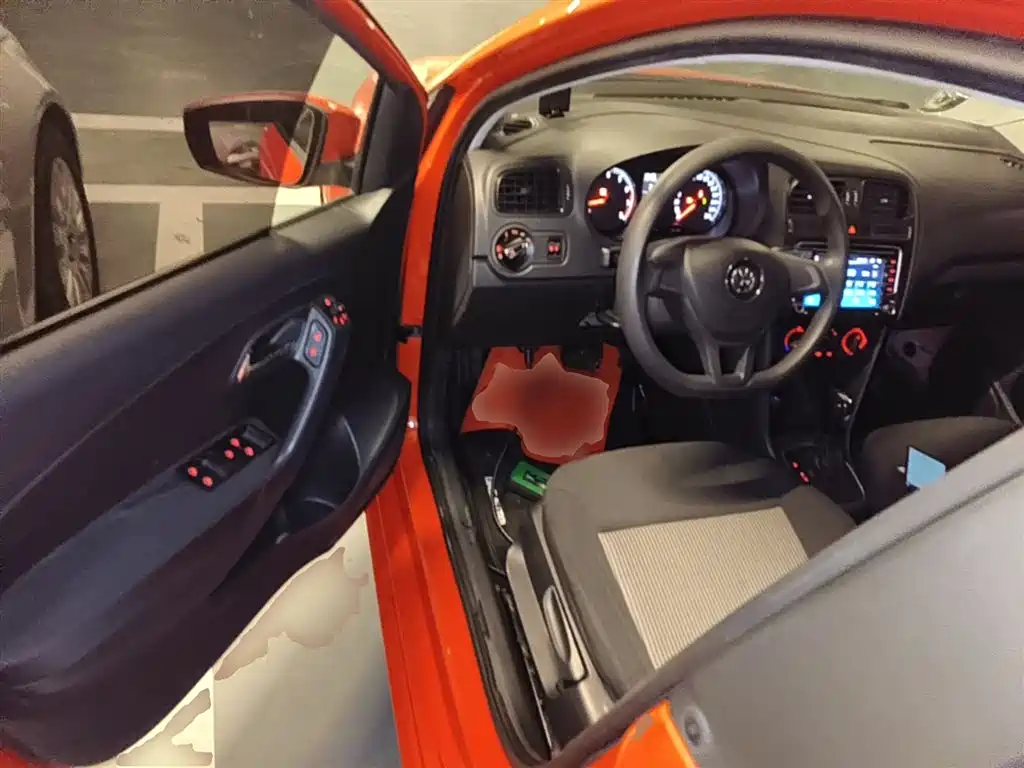 Volkswagen Polo 2016 1.4L Automatic Trend фото 16