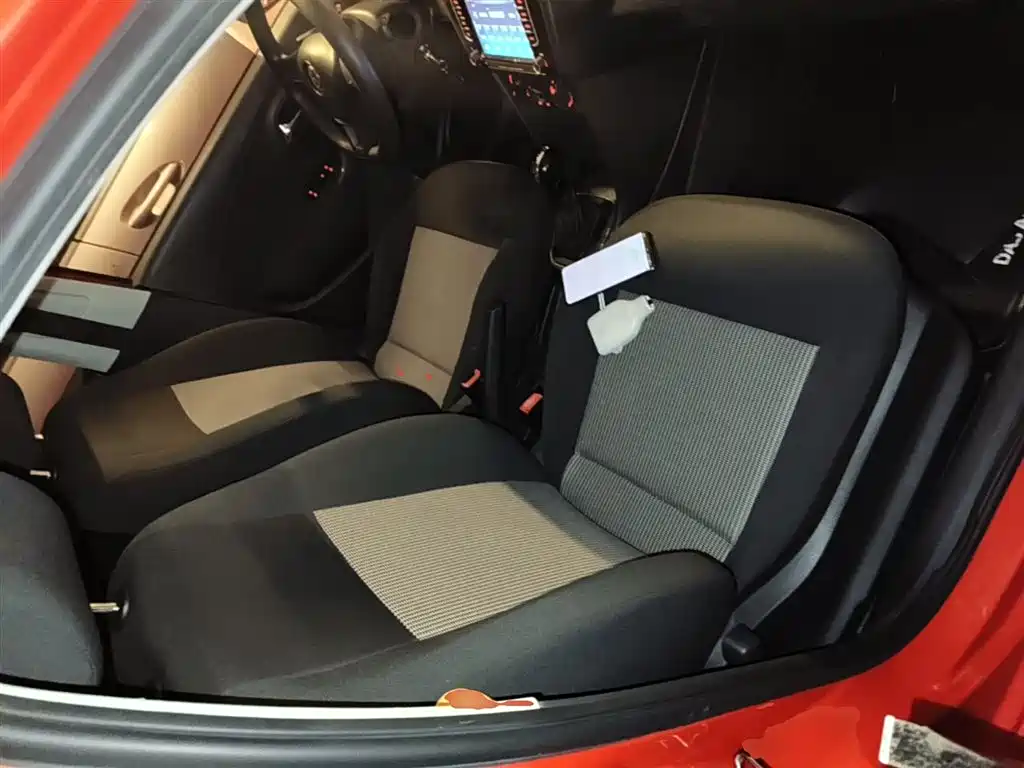 Volkswagen Polo 2016 1.4L Automatic Trend фото 25
