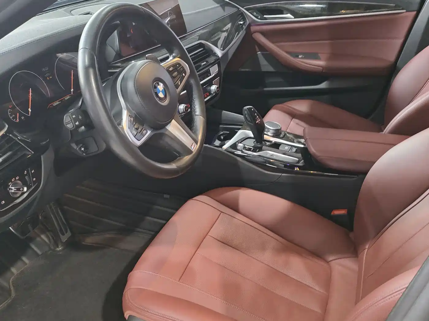 BMW 5 Series 2019 530Li Premium M Sport Package фото 13
