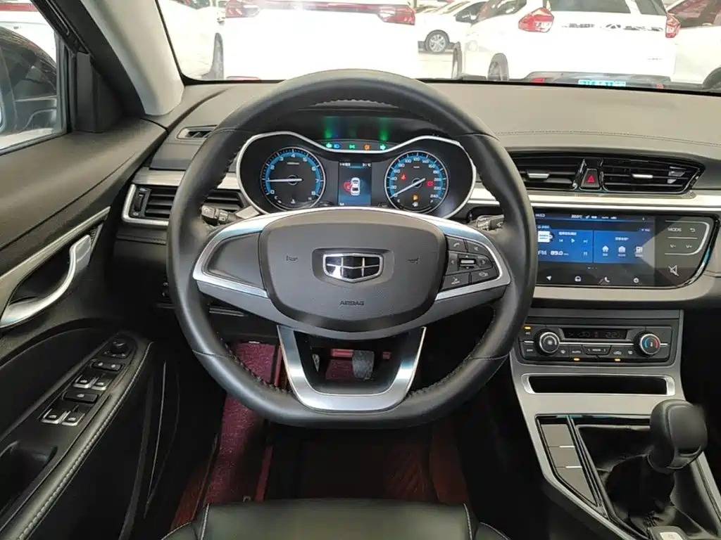 Фото 11 - Geely Emgrand