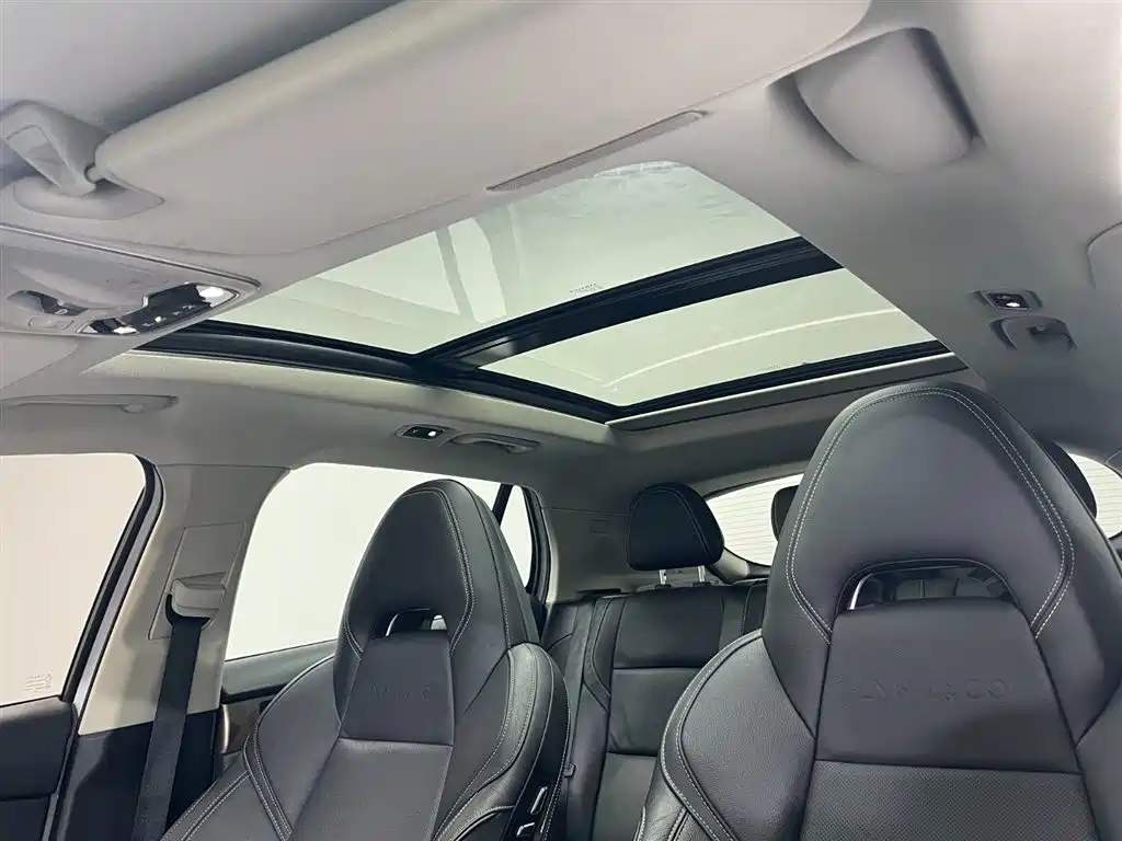 Lynk & Co 01 2019 2.0T 2WD Type Pro Version China V фото 20