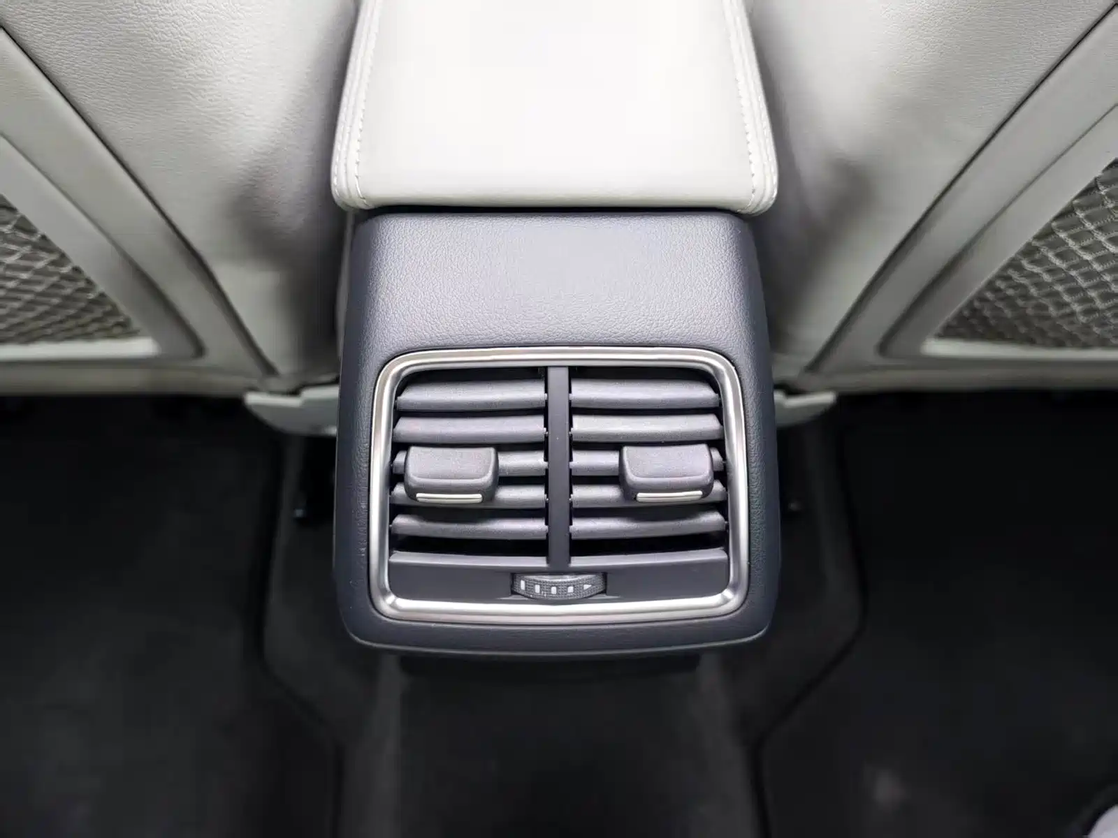Фото 8 - Audi Q3