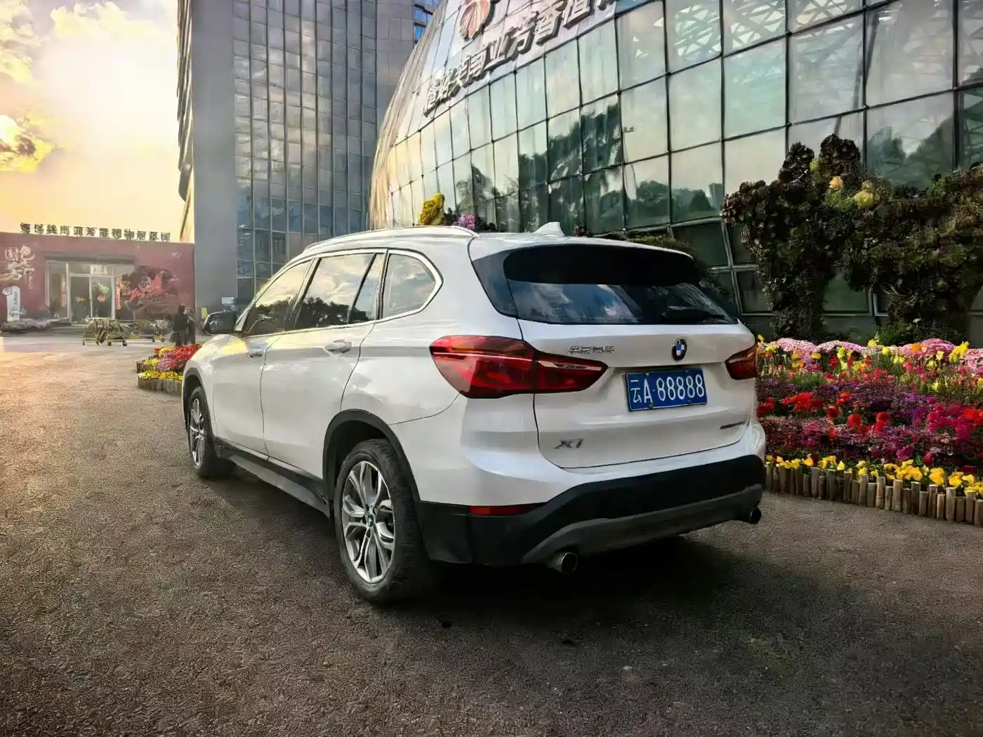 BMW X1 2018 sDrive20Li Leading Model фото 16