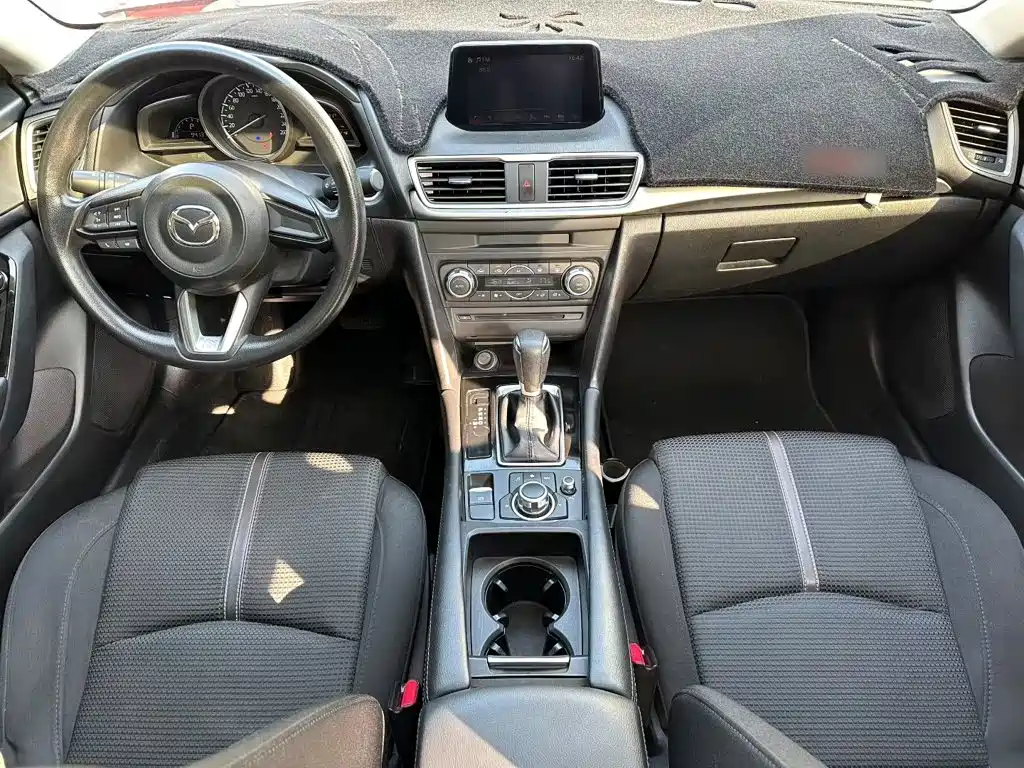 Фото 15 - Mazda Mazda 3