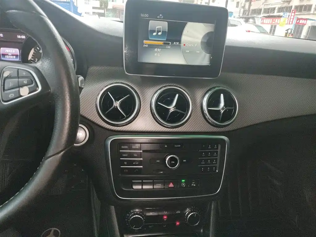Mercedes-Benz GLA 2016 GLA 200 Dynamic фото 13