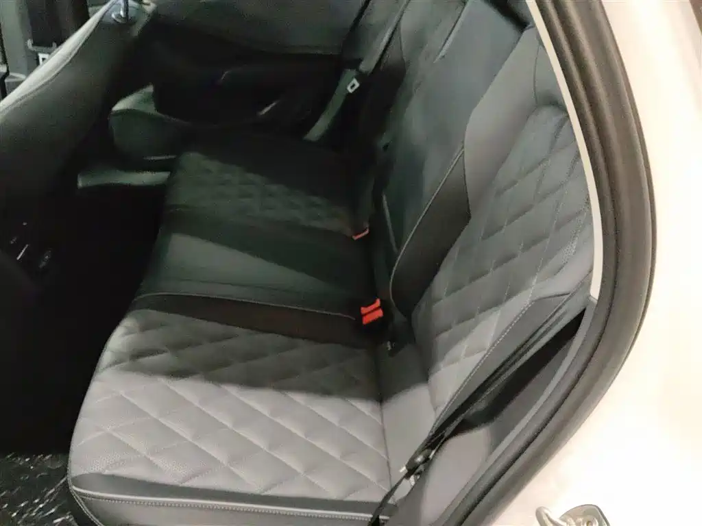 Volkswagen Sagitar 2023 300TSI DSG Surpassing Edition фото 17