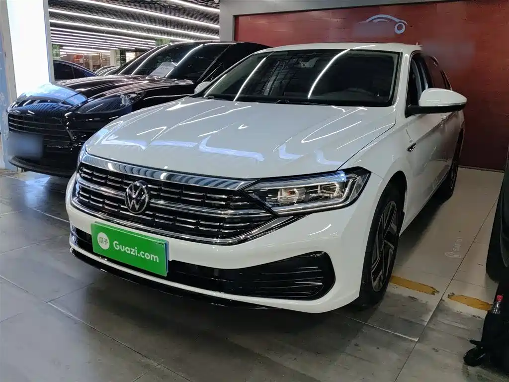 Volkswagen Sagitar 2023 300TSI DSG Surpassing Edition фото 2