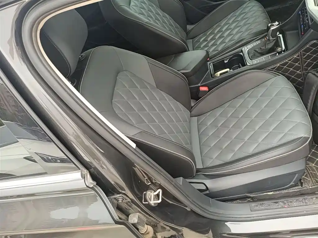 Volkswagen Sagitar 2023 Model Year 280TSI DSG Surpass Edition фото 25