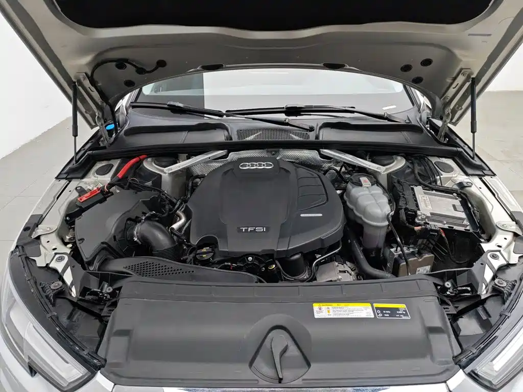 Фото 6 - Audi A4L
