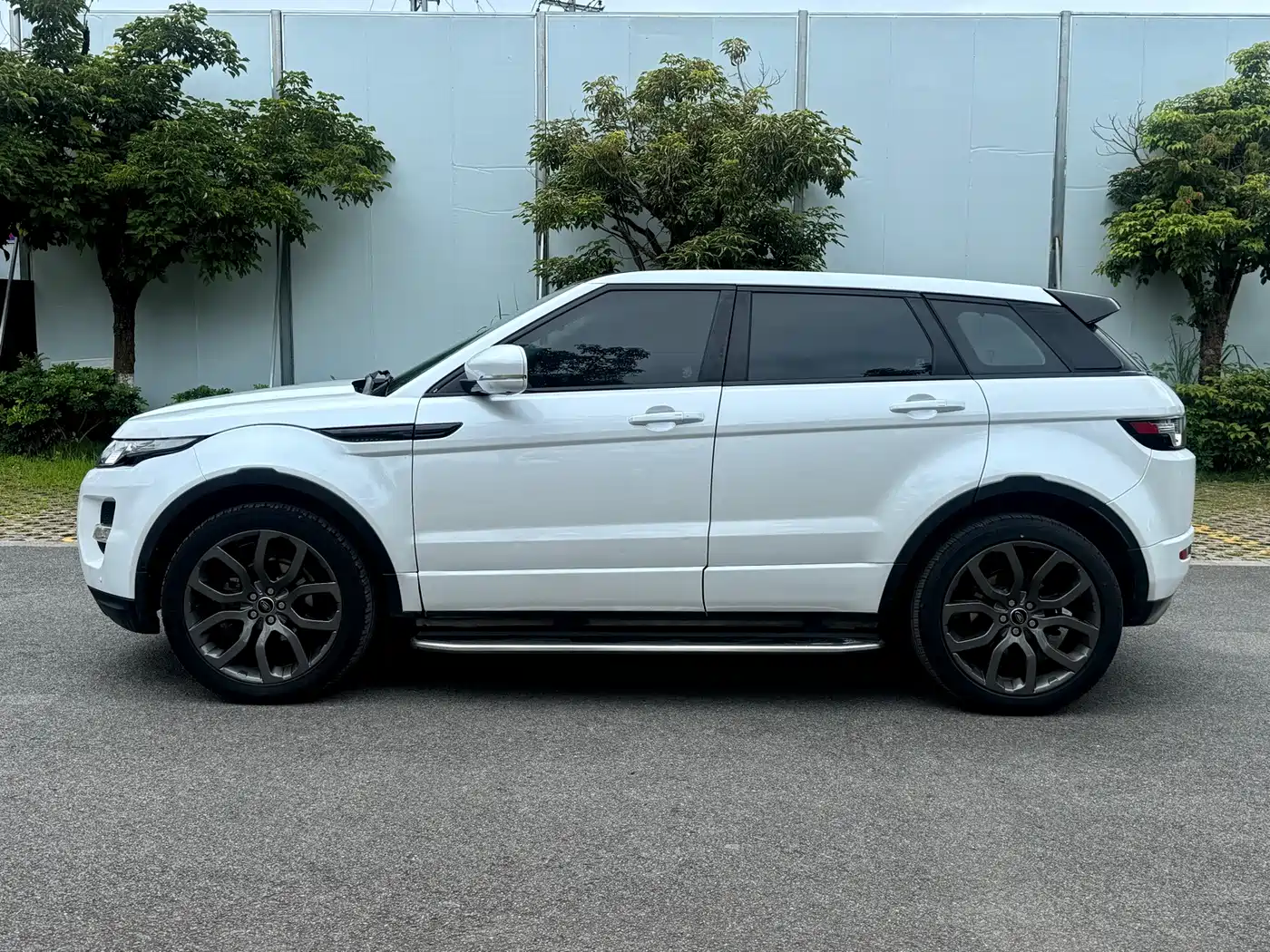 Land Rover Range Rover Evoque (Import) 2014 2014 2.0T 5-door Brilliance Sport