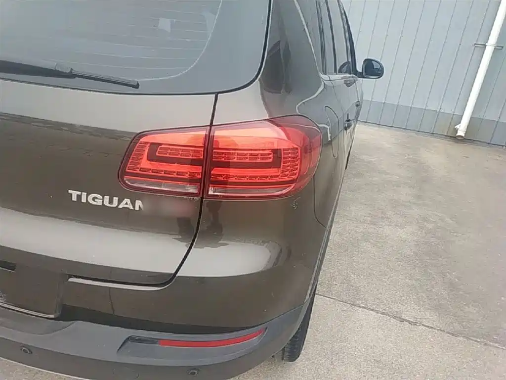Volkswagen Tiguan 2013 1.8TSI Automatic 2WD Luxury Model фото 8