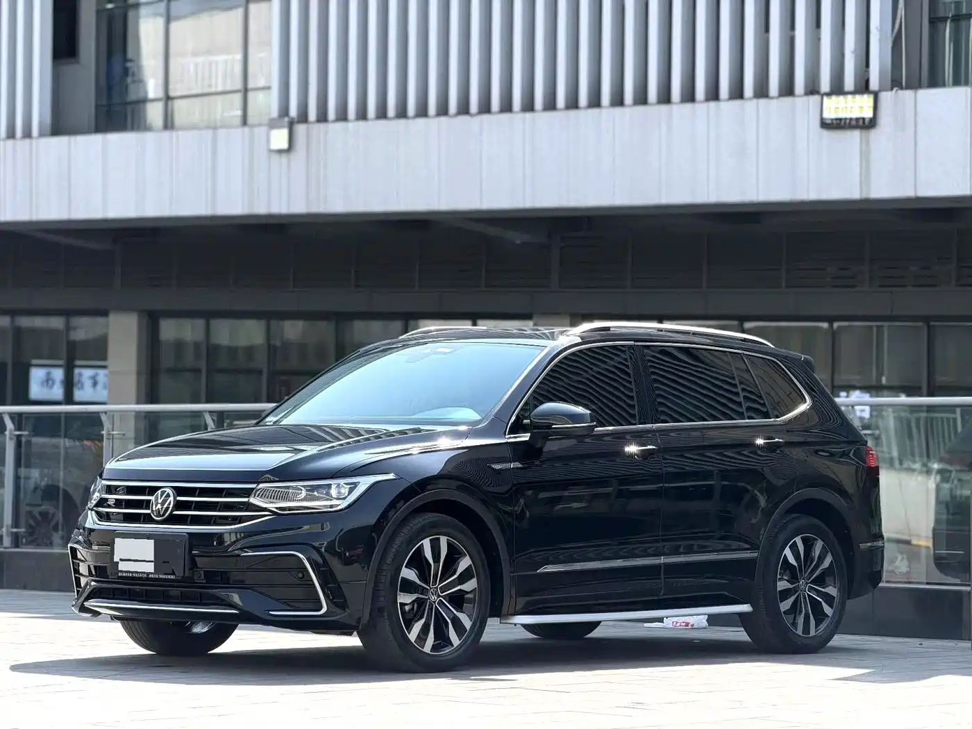Volkswagen Tiguan L 2023 330TSI Auto 2WD R-Line Premium Edition